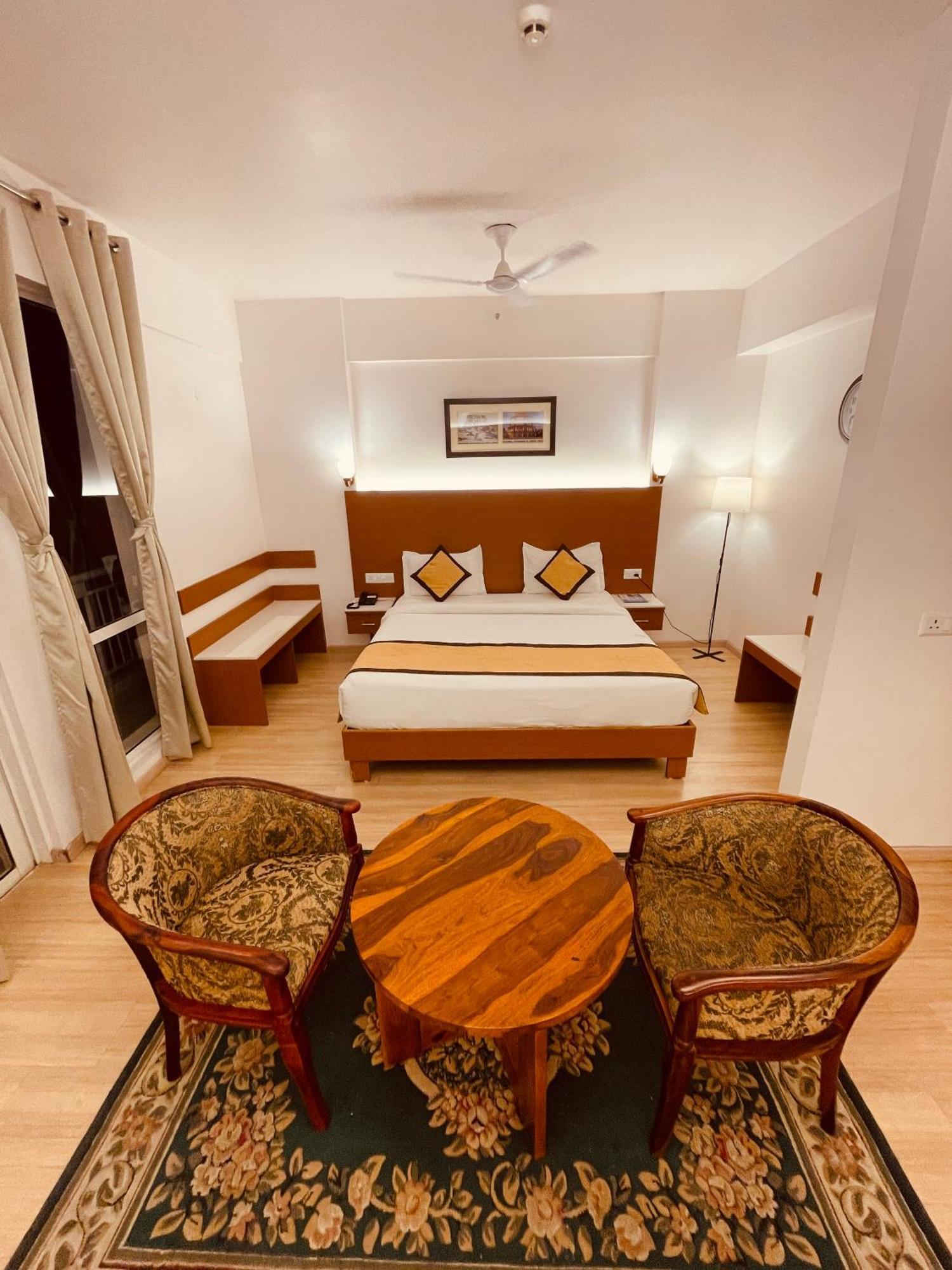 The Grace Residency - Gomtinagar, Lucknow Aparthotel ภายนอก รูปภาพ