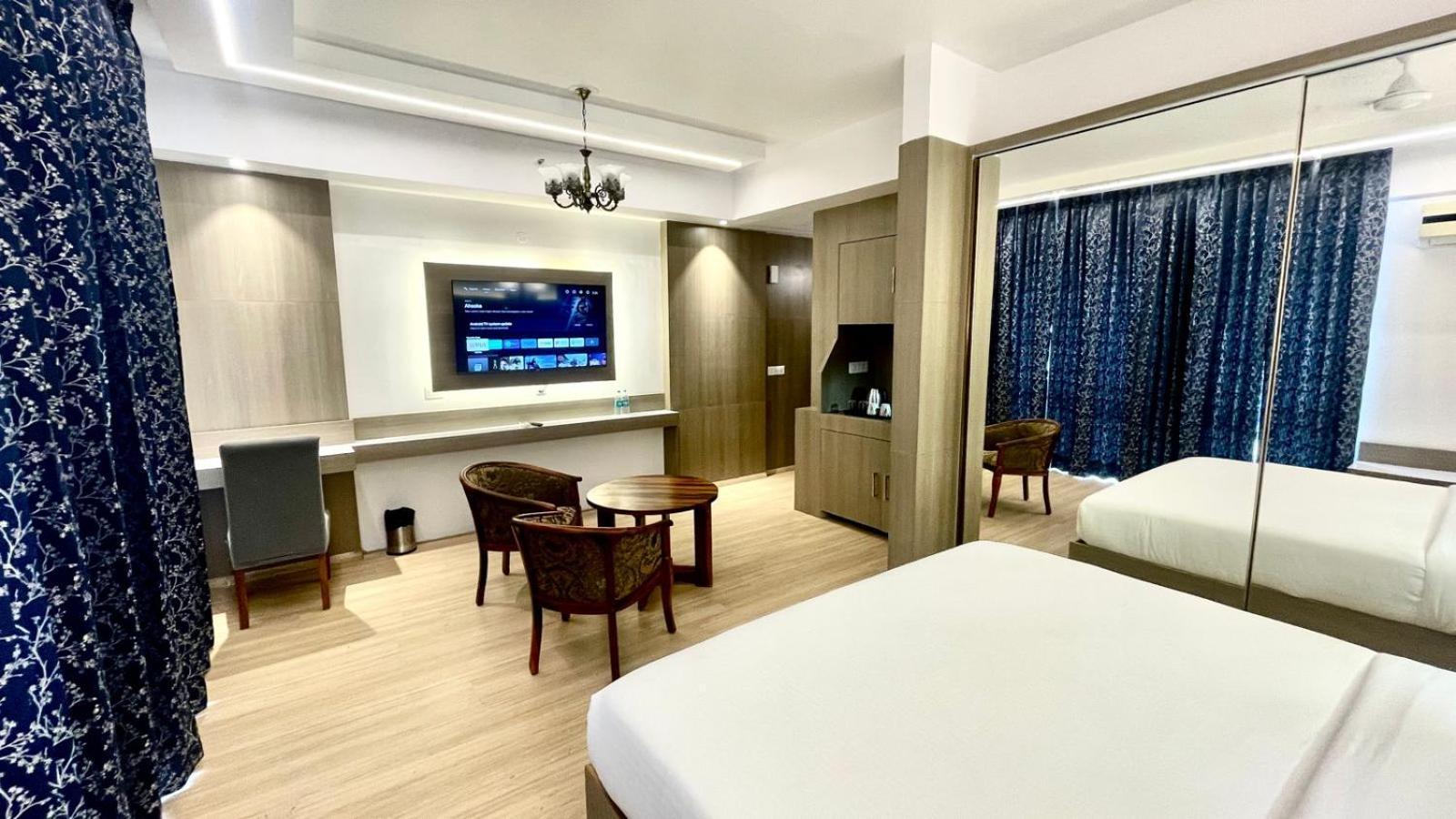 The Grace Residency - Gomtinagar, Lucknow Aparthotel ภายนอก รูปภาพ