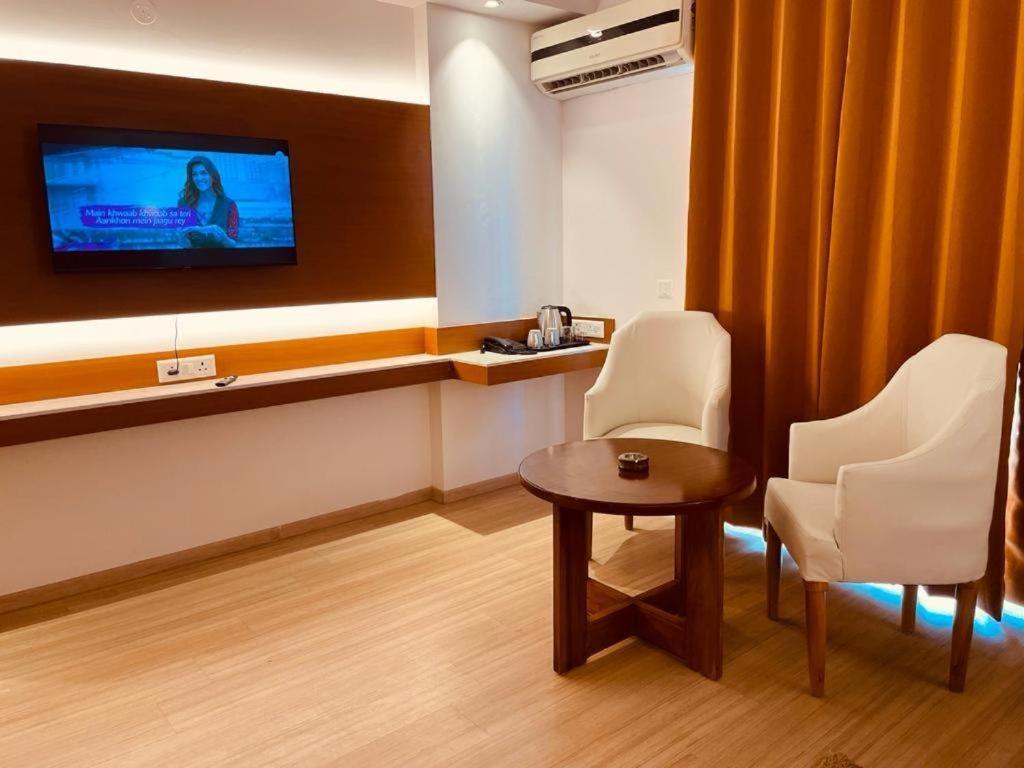 The Grace Residency - Gomtinagar, Lucknow Aparthotel ภายนอก รูปภาพ